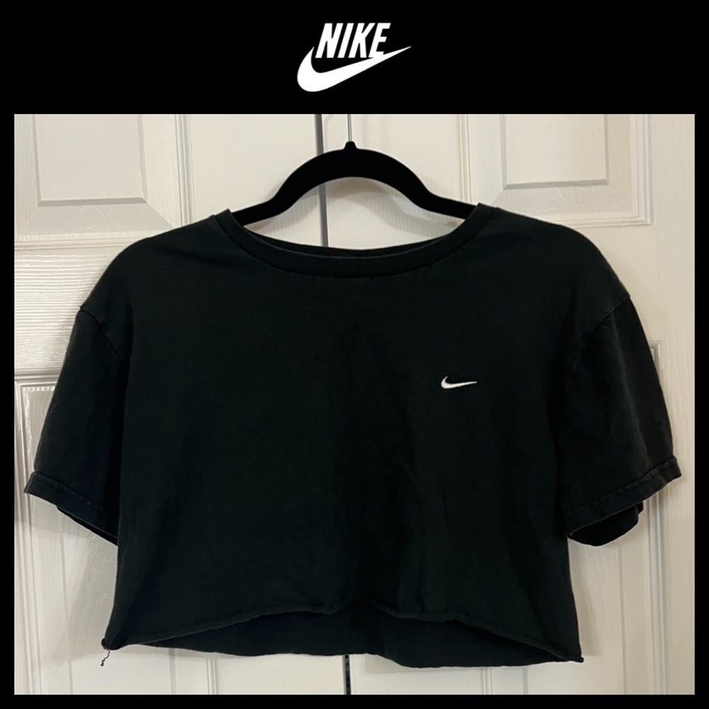 Cropped Nike t-shirt